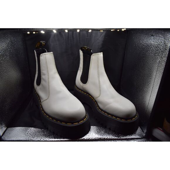 Dr. Martens Boots White Chelsea style Boots with Iconic Soles Size W8/M6 - Picture 1 of 11